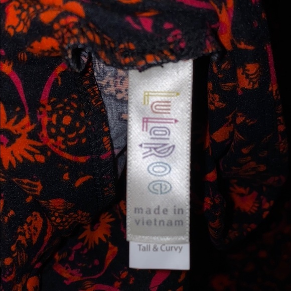 Lularoe Tall and Curvy TC leggings - Picture 3 of 4